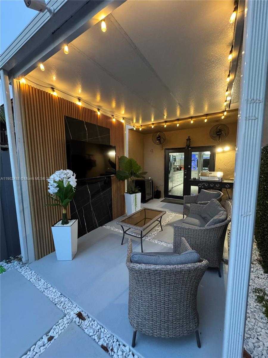 Small Image of 13308 SOUTH WEST 60TH TER, Miami Number 6