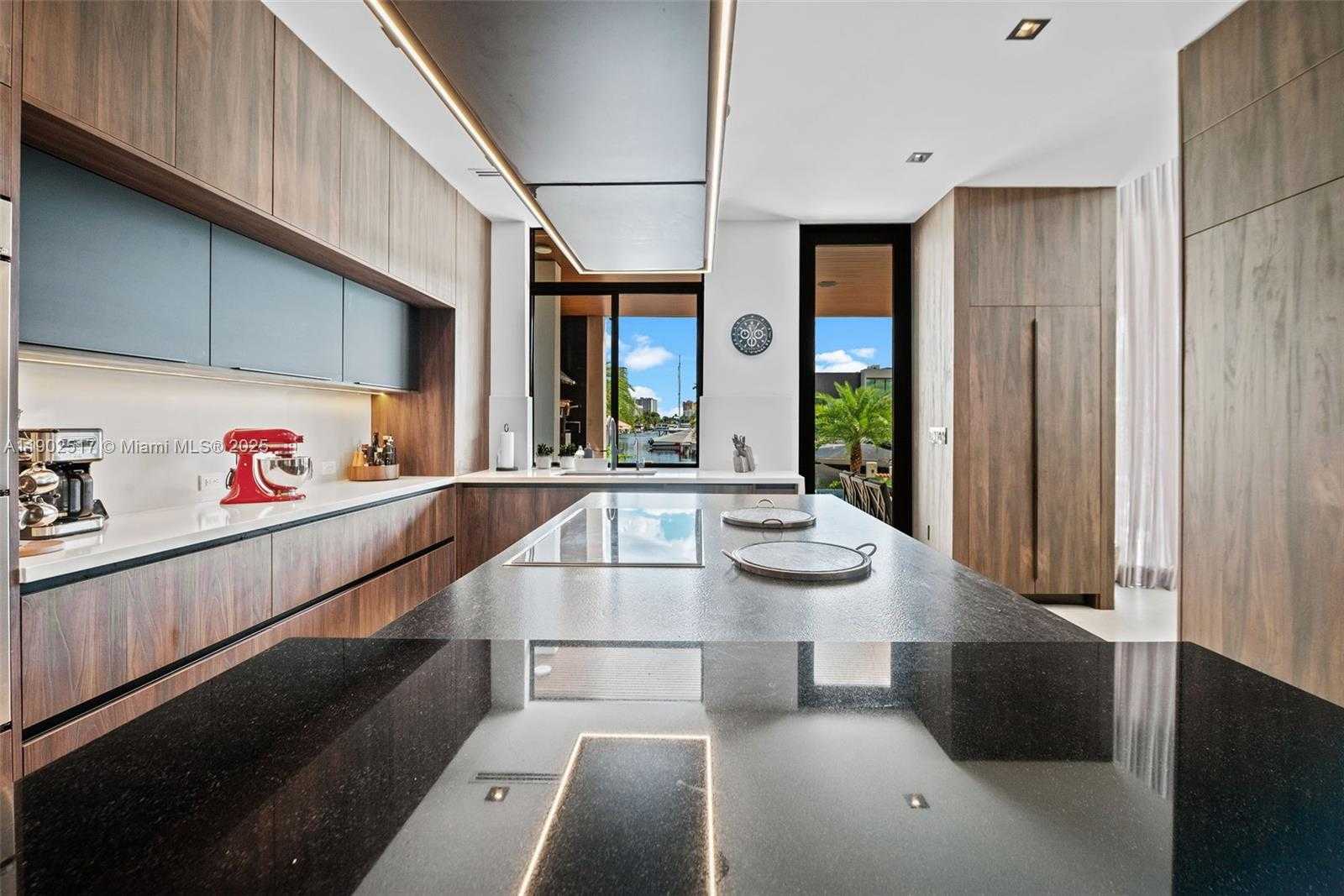 Small Image of 655 LAYNE BLVD, Hallandale Beach Number 11