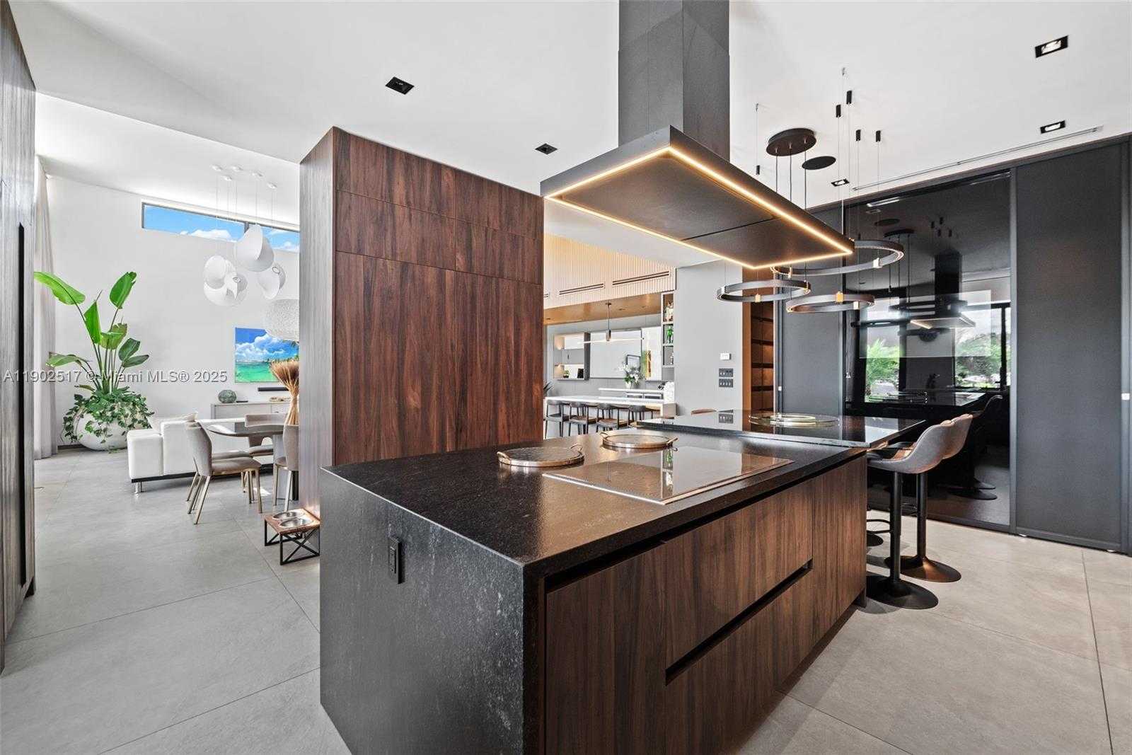 Small Image of 655 LAYNE BLVD, Hallandale Beach Number 13