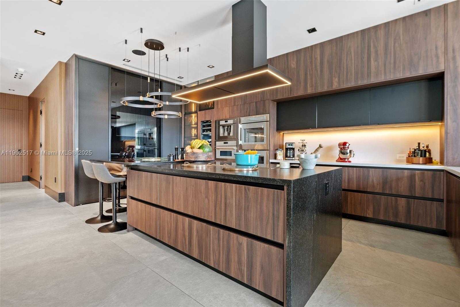 Small Image of 655 LAYNE BLVD, Hallandale Beach Number 14