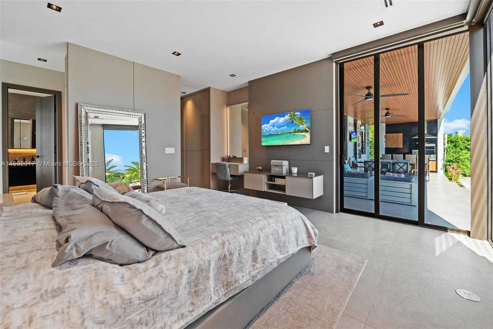 Small Image of 655 LAYNE BLVD, Hallandale Beach Number 16