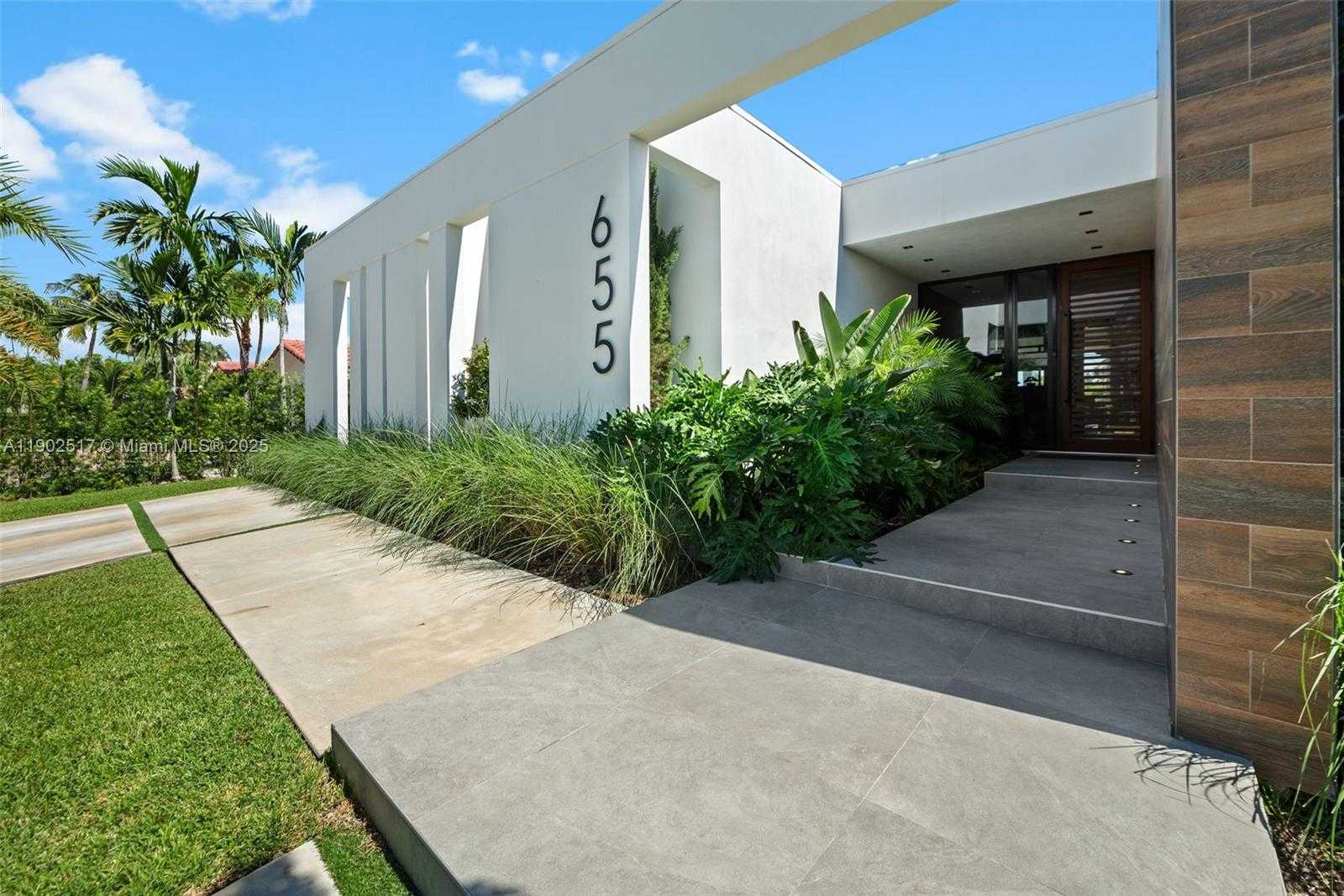 Small Image of 655 LAYNE BLVD, Hallandale Beach Number 2