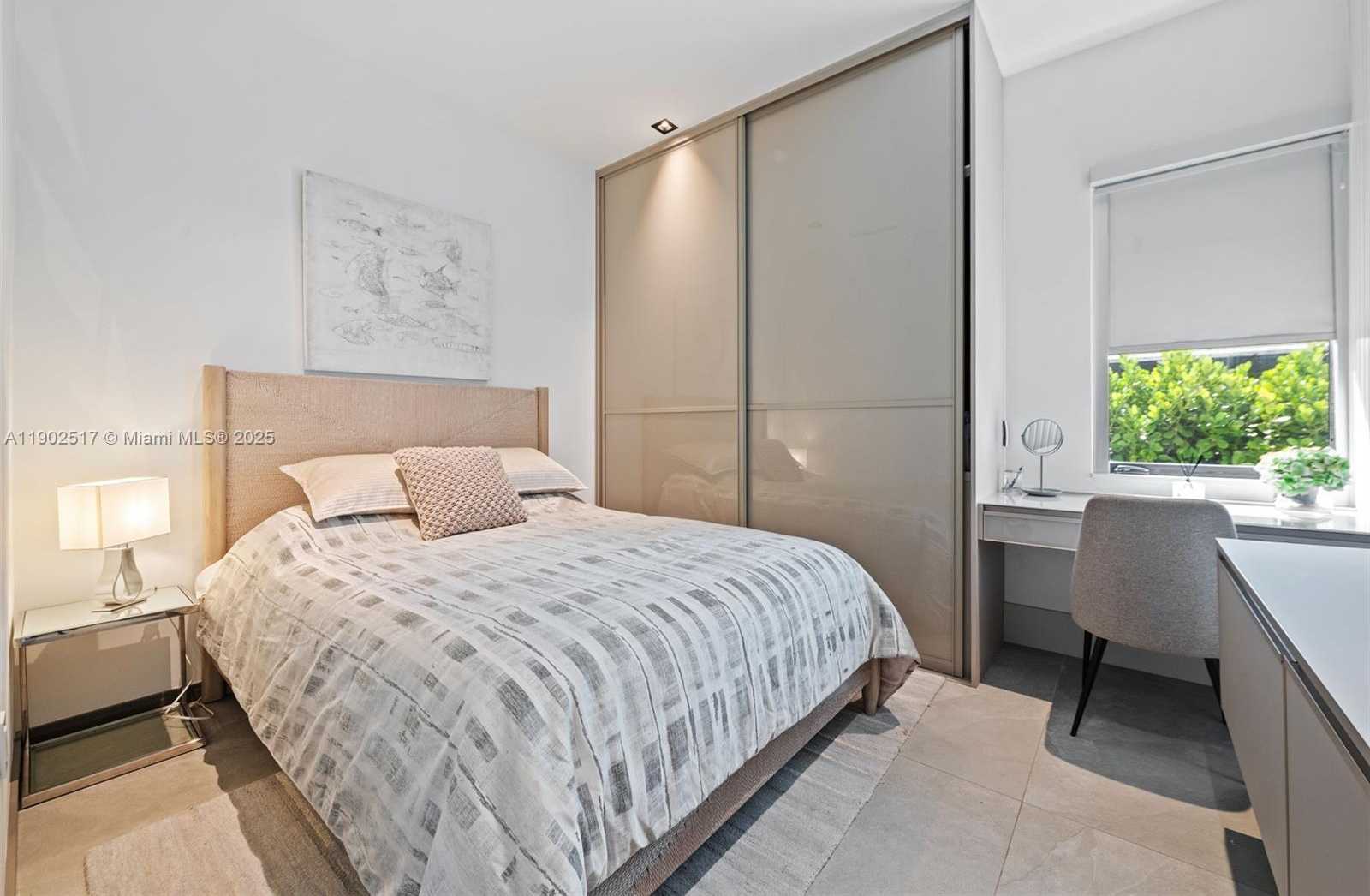 Small Image of 655 LAYNE BLVD, Hallandale Beach Number 20