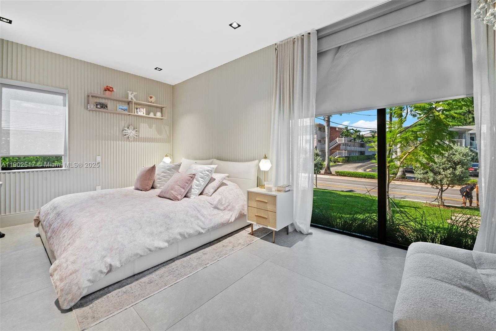 Small Image of 655 LAYNE BLVD, Hallandale Beach Number 24