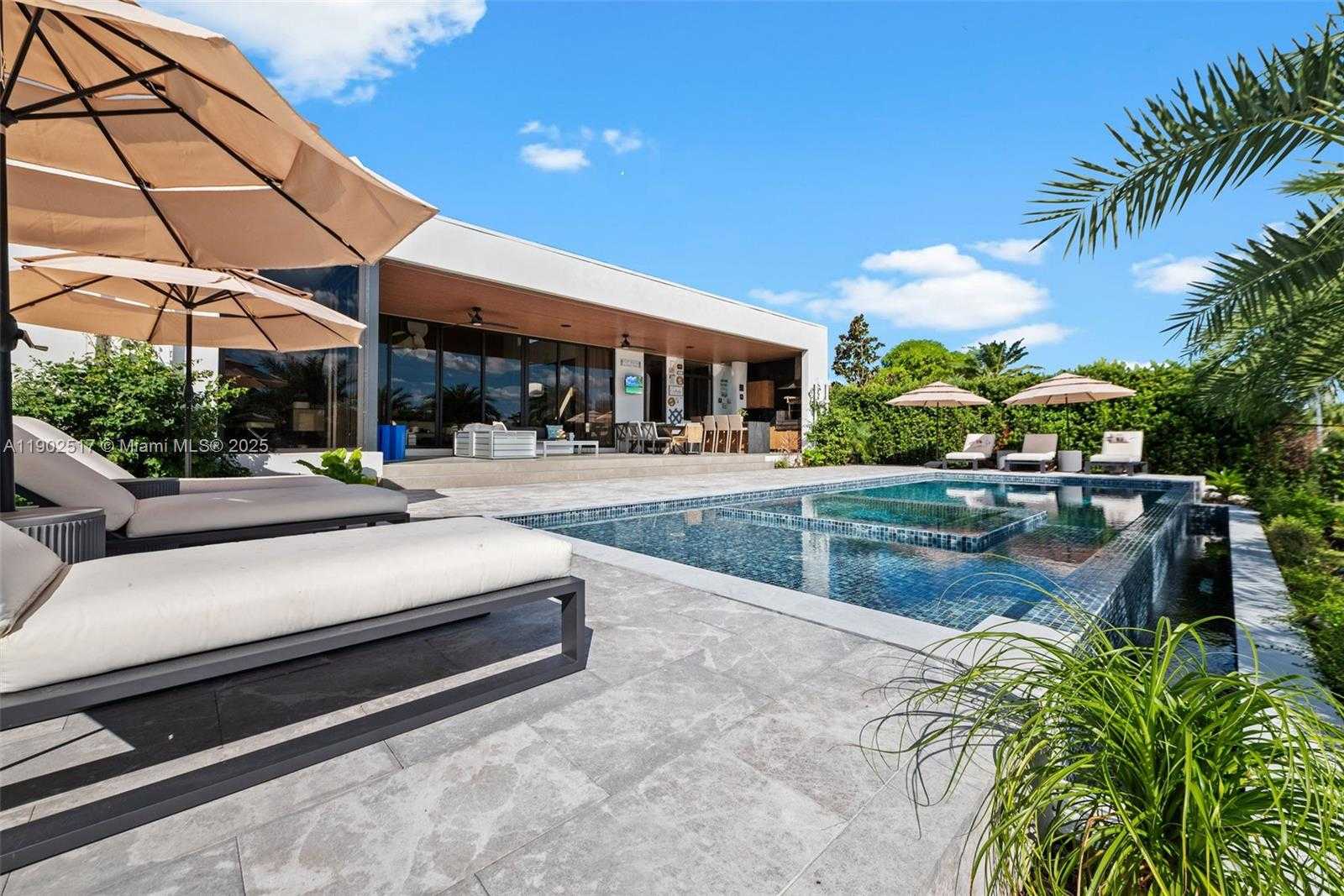 Small Image of 655 LAYNE BLVD, Hallandale Beach Number 30