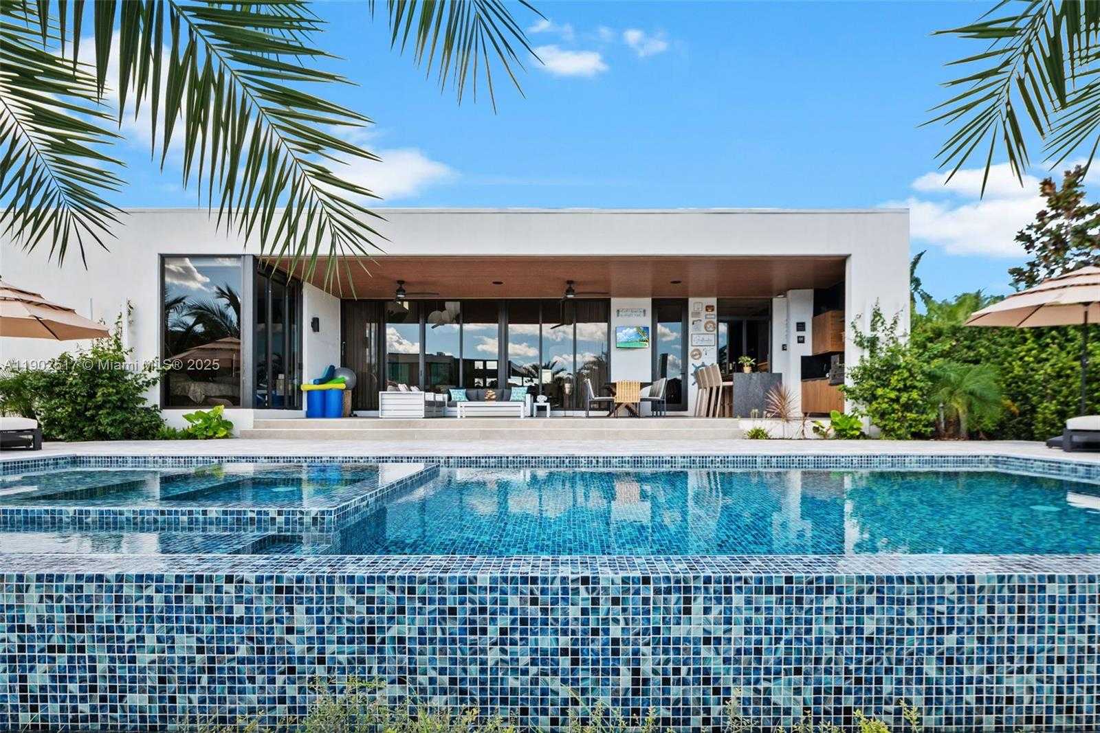 Small Image of 655 LAYNE BLVD, Hallandale Beach Number 32