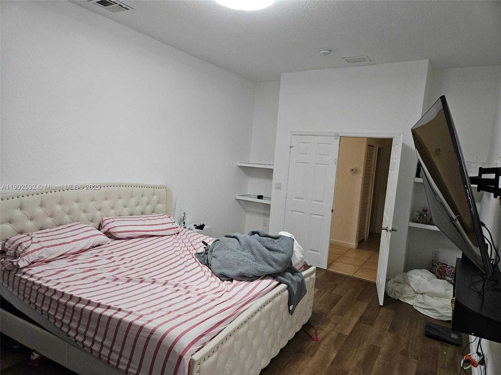 Small Image of 1522 SOUTH EAST 16TH AVE #1522, Homestead Number 15