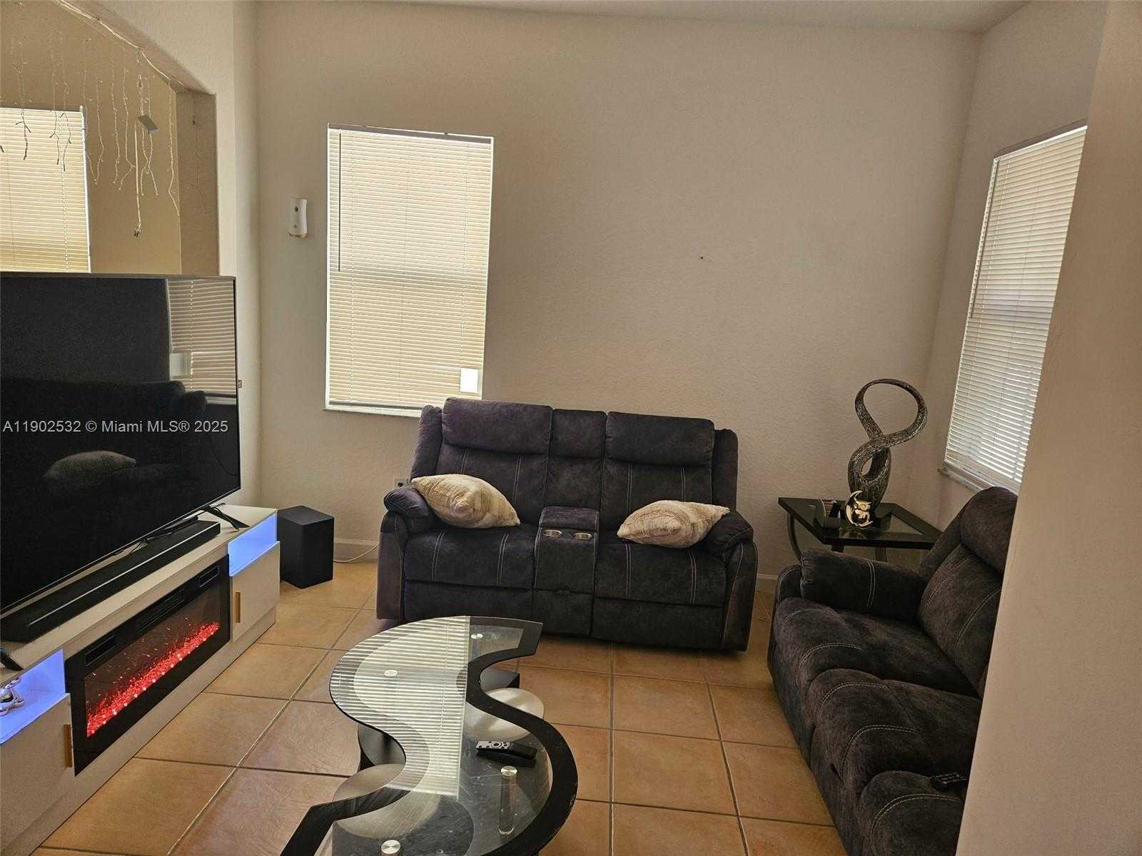 Small Image of 1522 SOUTH EAST 16TH AVE #1522, Homestead Number 16