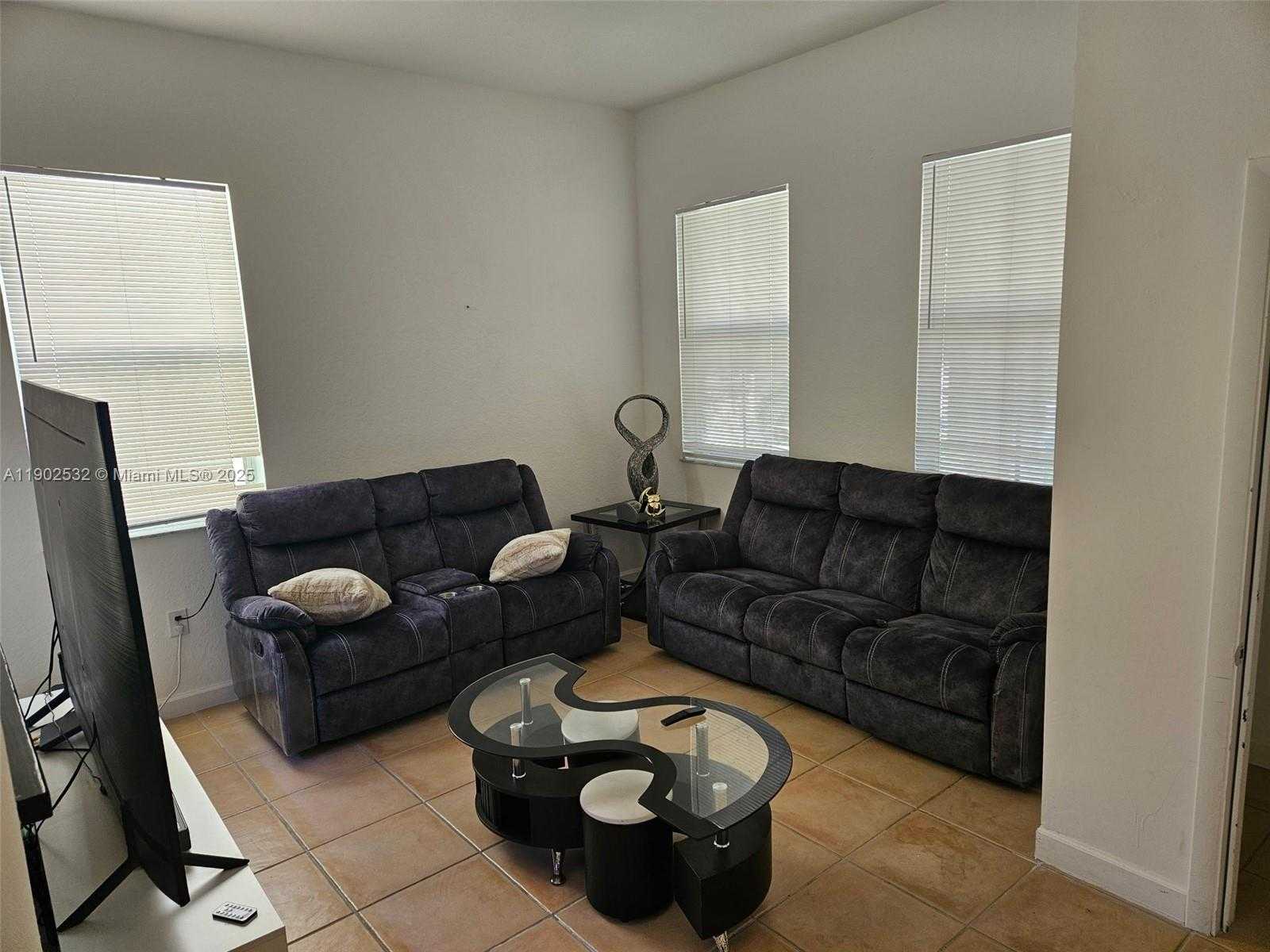 Small Image of 1522 SOUTH EAST 16TH AVE #1522, Homestead Number 20