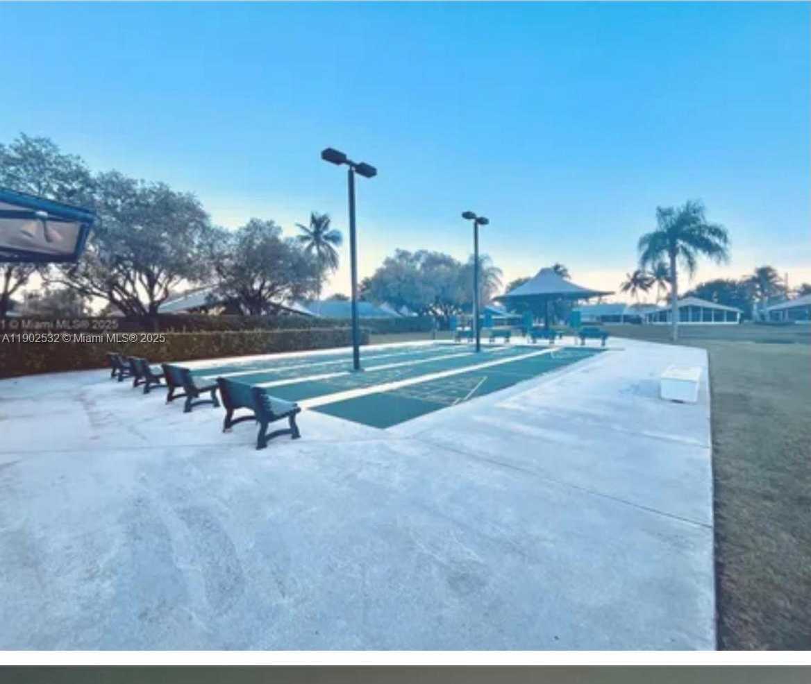 Small Image of 1522 SOUTH EAST 16TH AVE #1522, Homestead Number 9