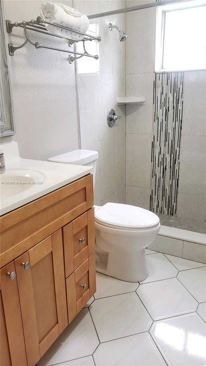 Small Image of 10123 SOUTH WEST 145TH CT, Miami Number 14