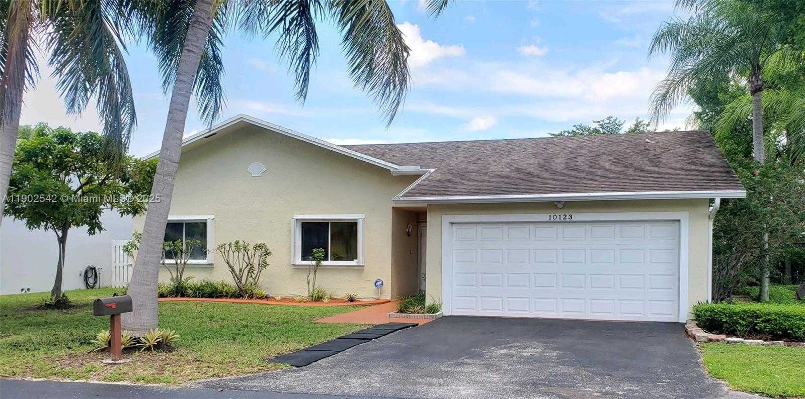 Small Image of 10123 SOUTH WEST 145TH CT, Miami Number 17