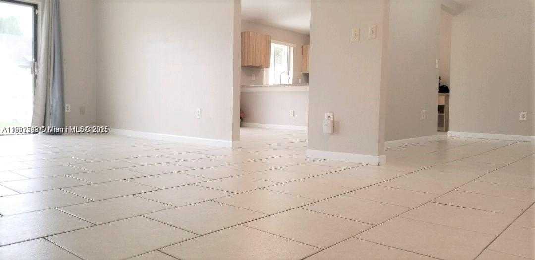 Small Image of 10123 SOUTH WEST 145TH CT, Miami Number 4