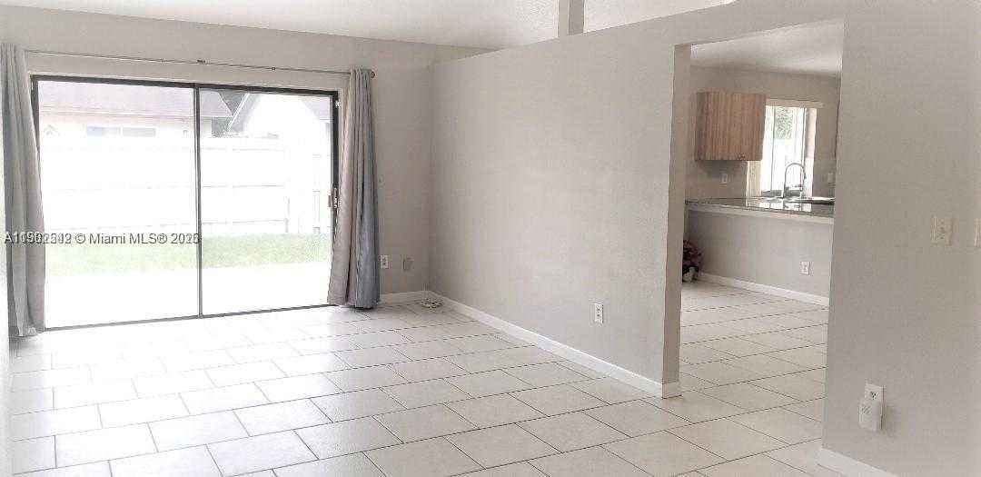 Small Image of 10123 SOUTH WEST 145TH CT, Miami Number 8