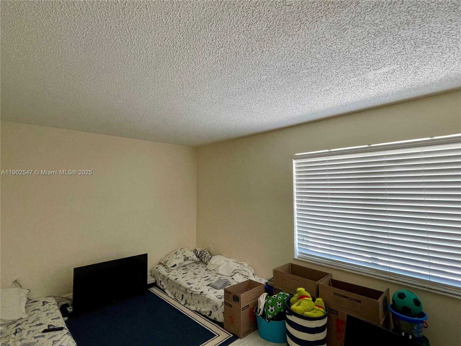 Small Image of 11463 SOUTH WEST 74TH ST, Miami Number 12