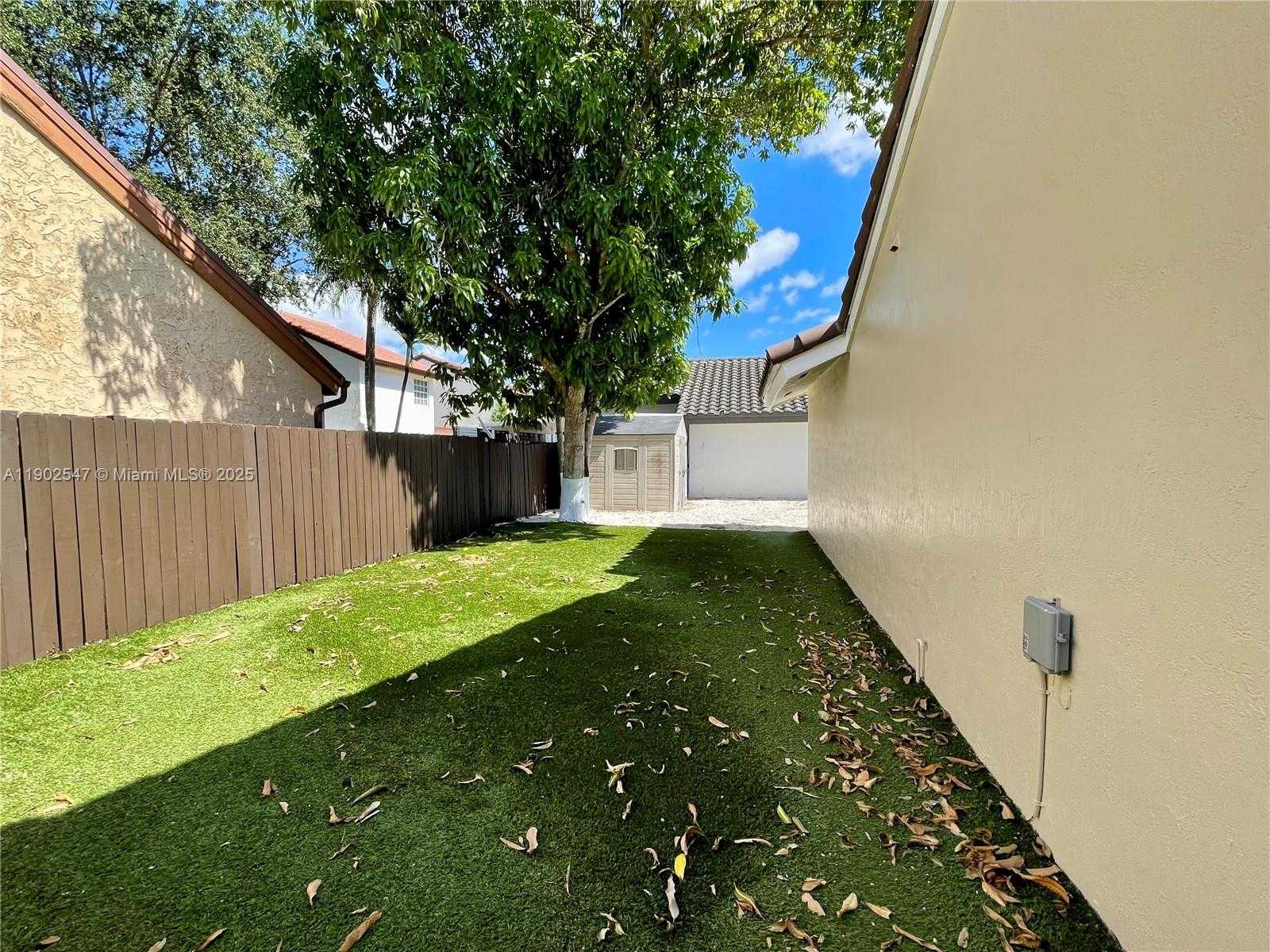 Small Image of 11463 SOUTH WEST 74TH ST, Miami Number 17