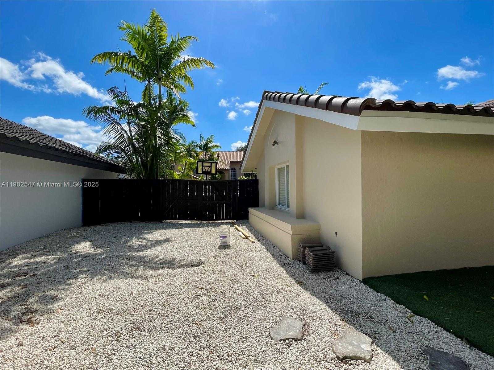 Small Image of 11463 SOUTH WEST 74TH ST, Miami Number 20