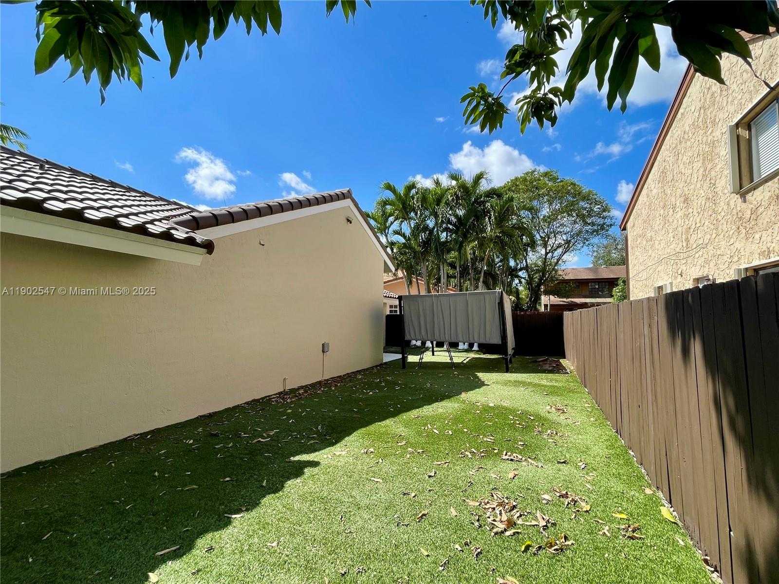Small Image of 11463 SOUTH WEST 74TH ST, Miami Number 30