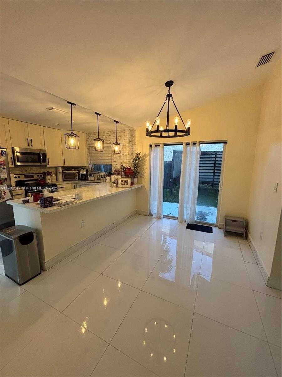 Small Image of 11463 SOUTH WEST 74TH ST, Miami Number 5