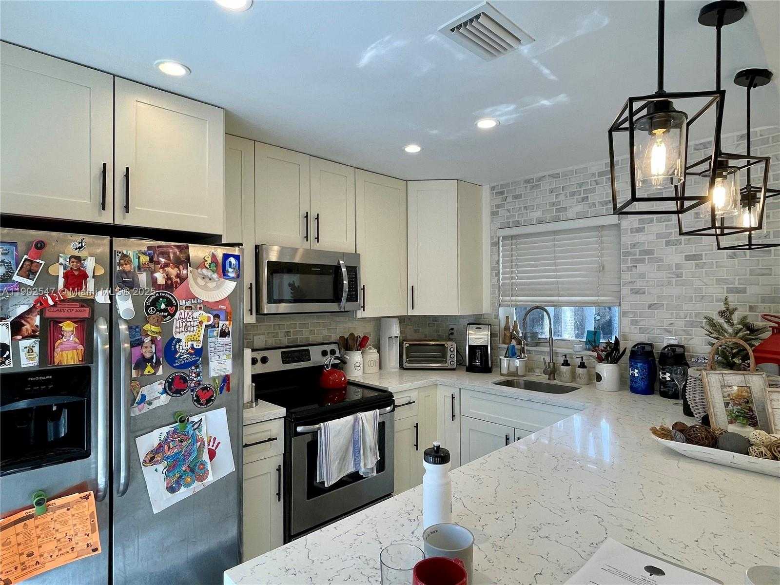Small Image of 11463 SOUTH WEST 74TH ST, Miami Number 6