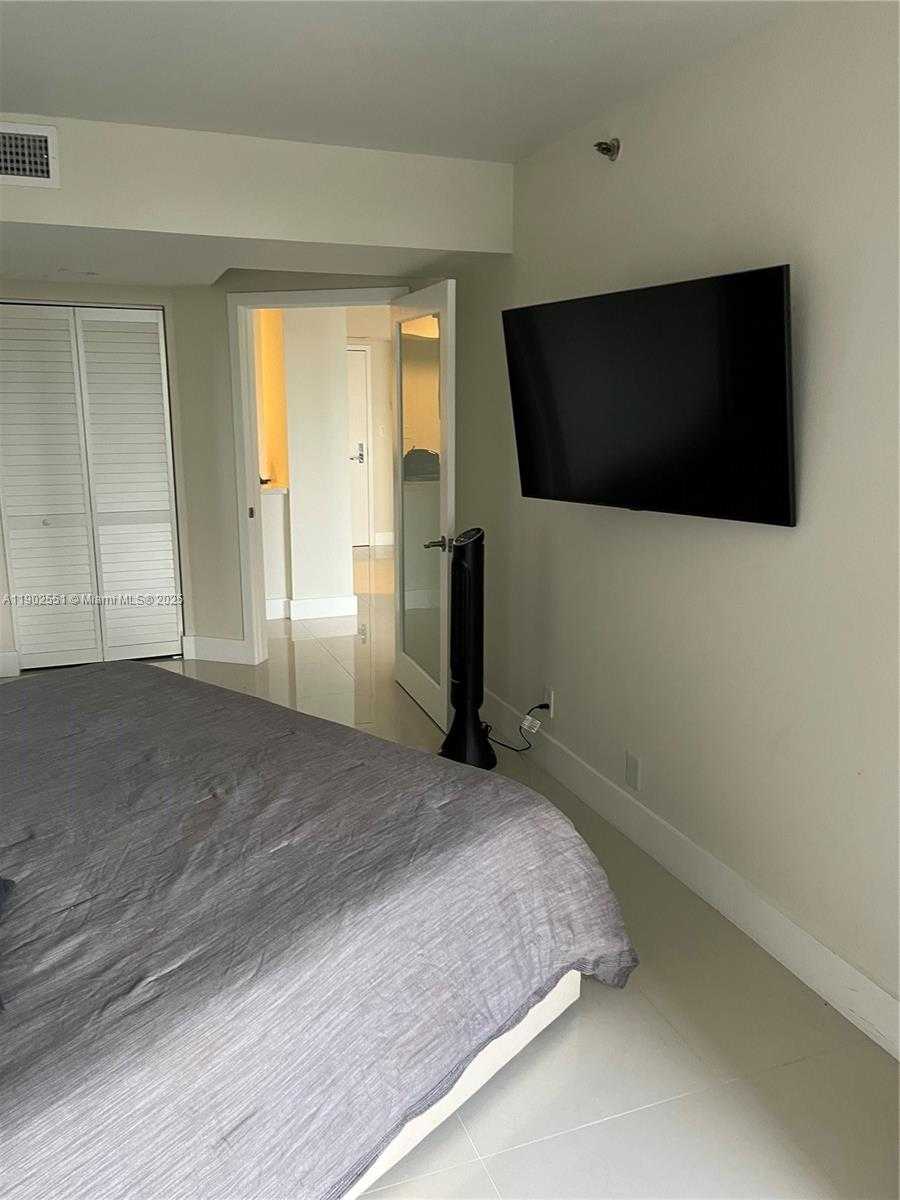Small Image of 3600 MYSTIC POINTE DR #509, Aventura Number 12