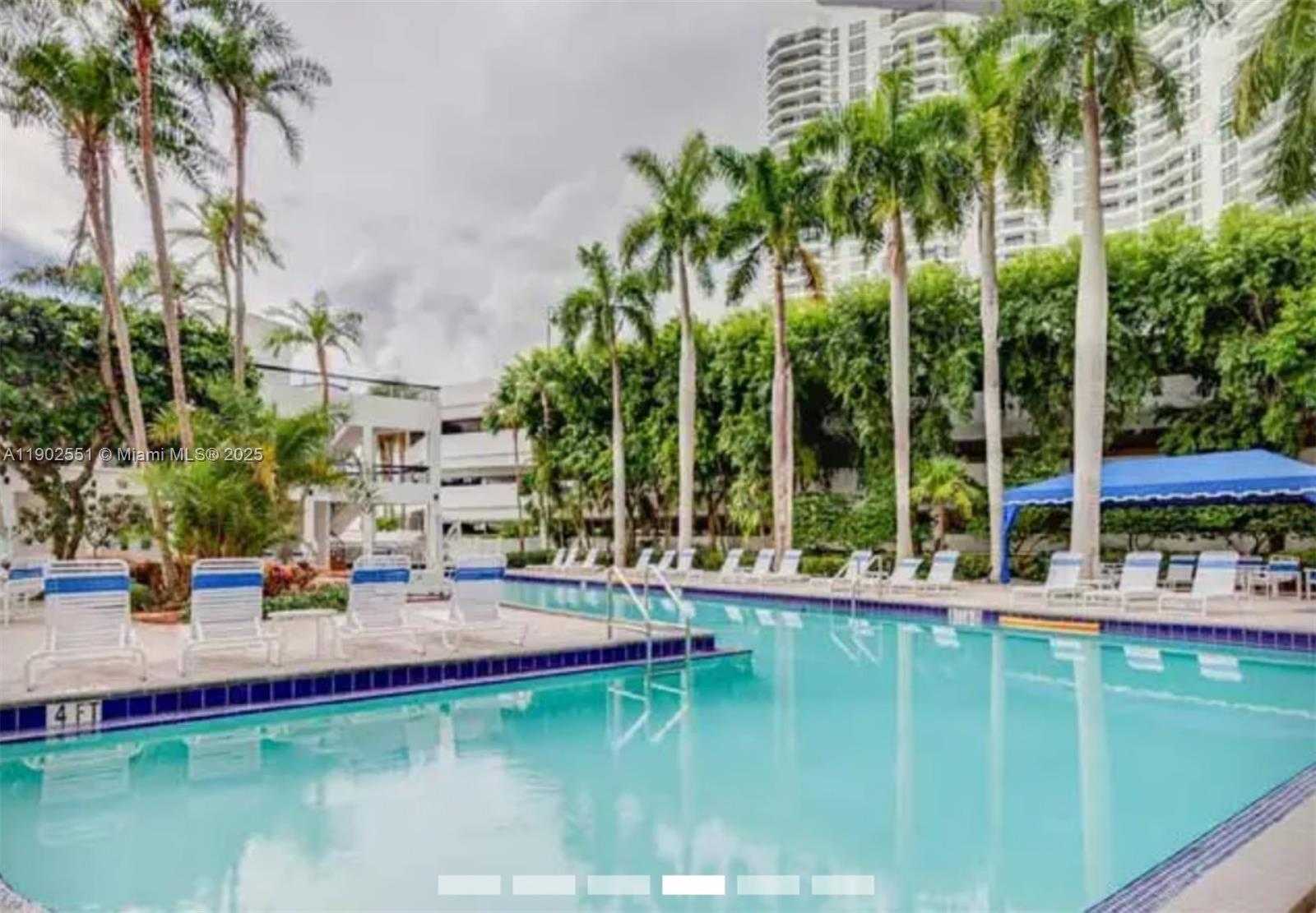 Small Image of 3600 MYSTIC POINTE DR #509, Aventura Number 4