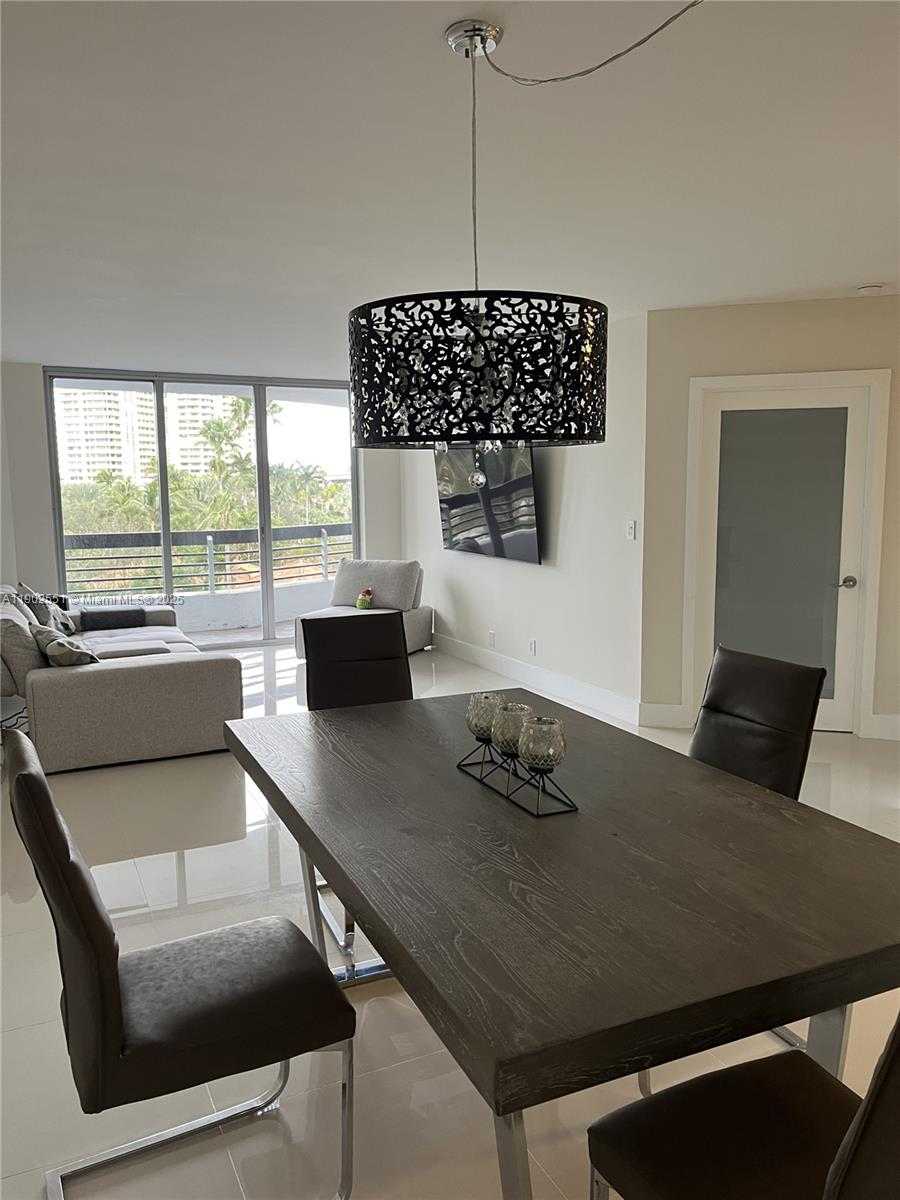 Small Image of 3600 MYSTIC POINTE DR #509, Aventura Number 7