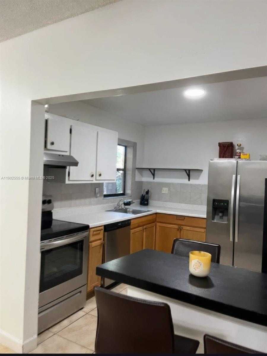 Small Image of Miami Number 17