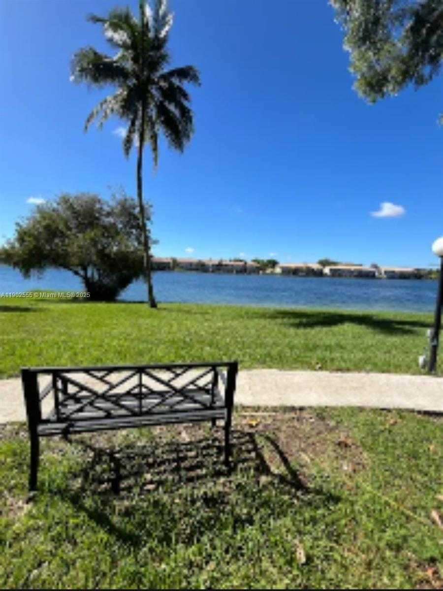 Small Image of Miami Number 21