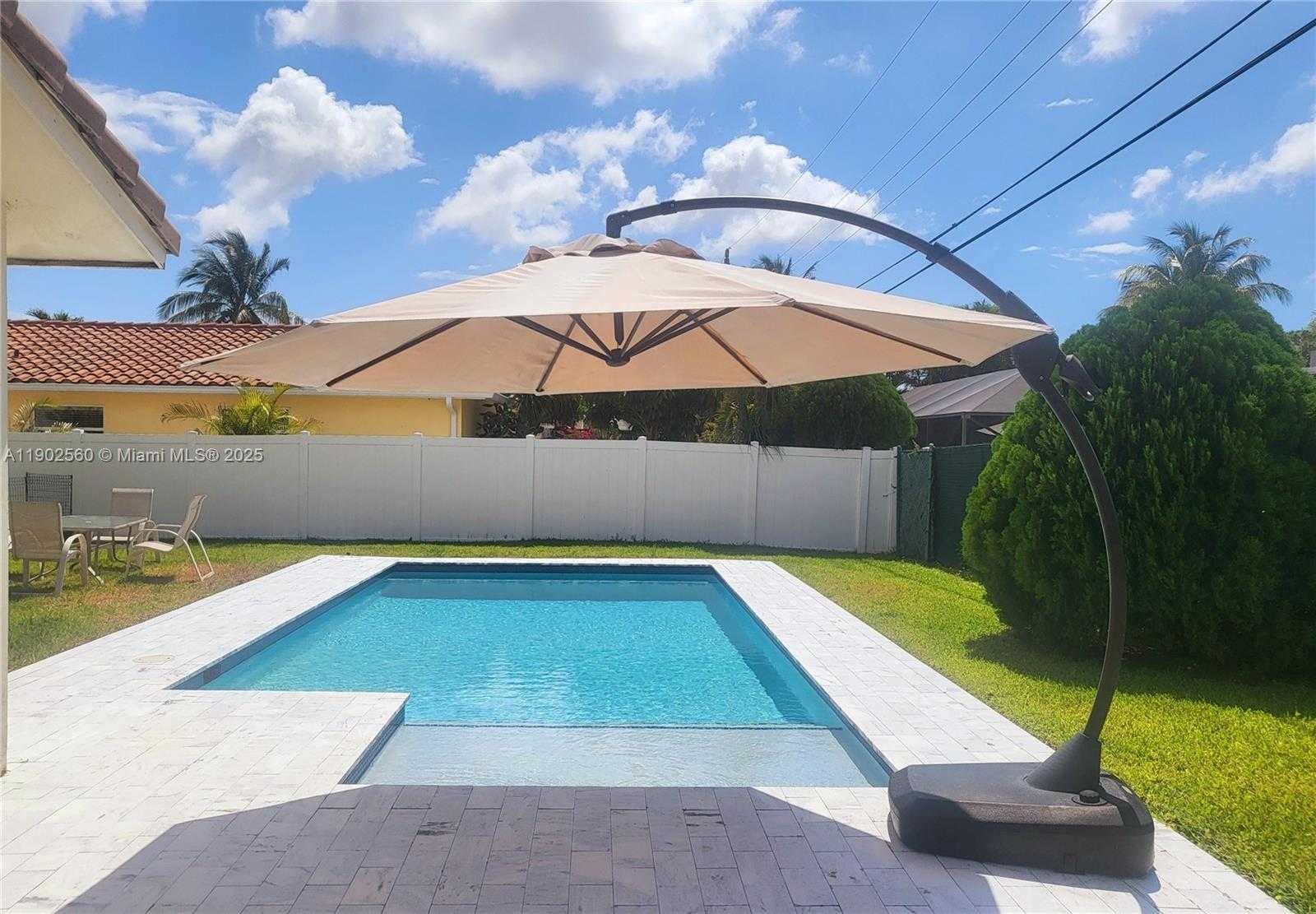 Small Image of 8 TAM O SHANTER LN, Boca Raton Number 16