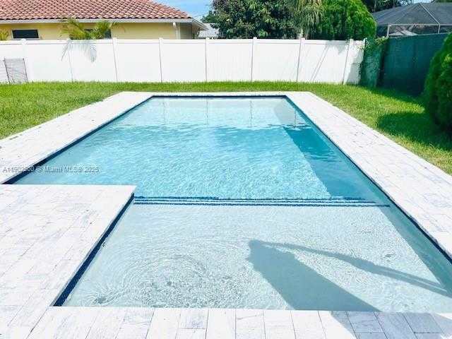 Small Image of 8 TAM O SHANTER LN, Boca Raton Number 17