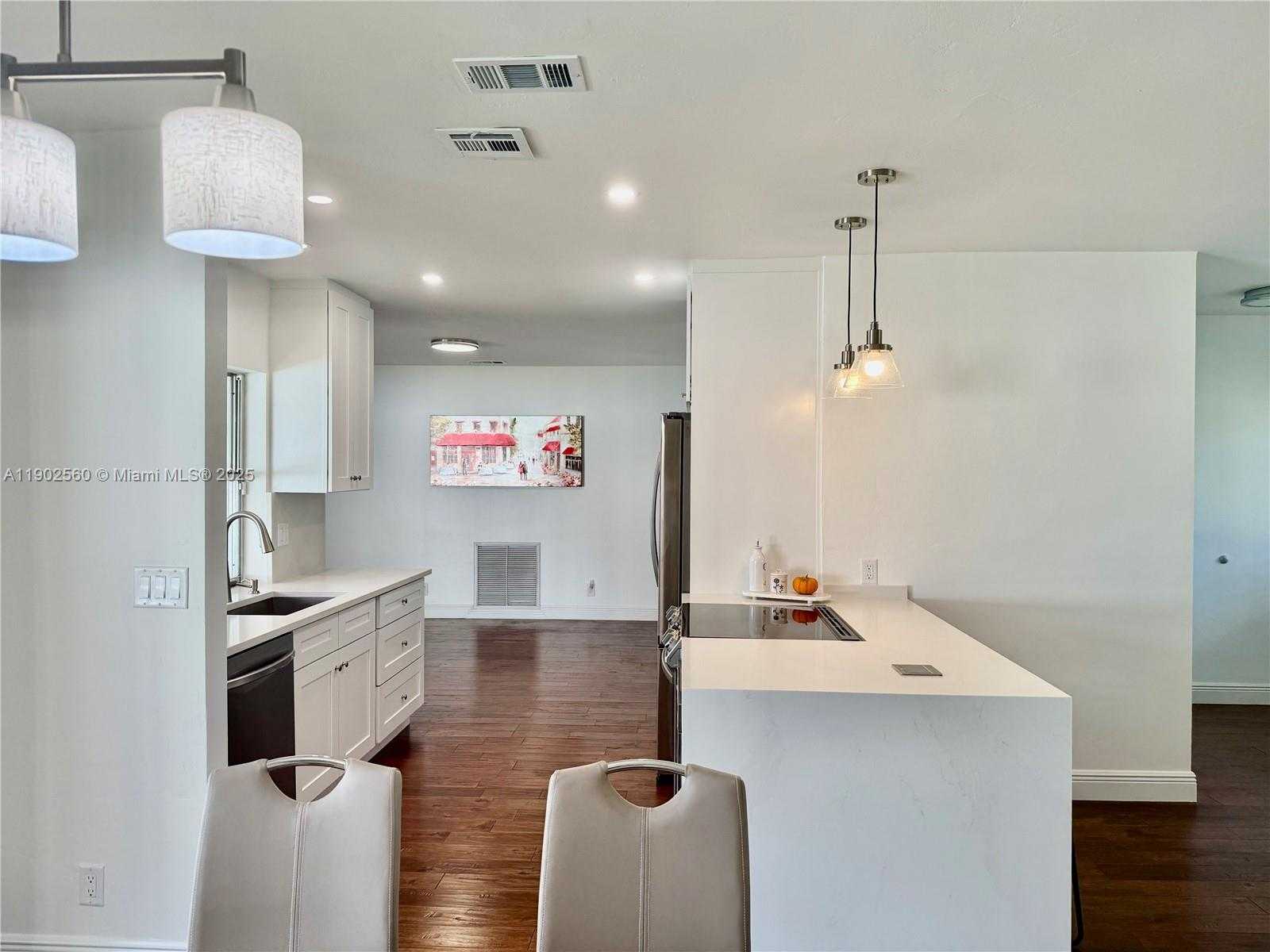 Small Image of 8 TAM O SHANTER LN, Boca Raton Number 5