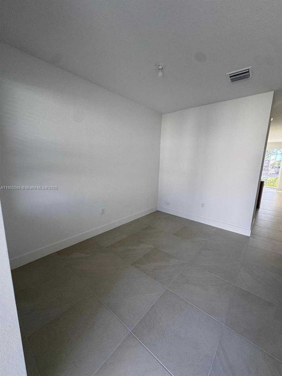 Imagen de Pequeño Objeto