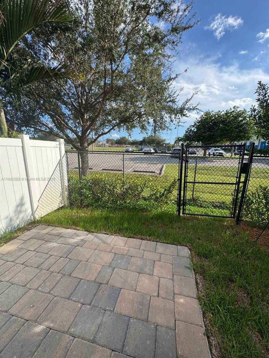 Imagen de Pequeño Objeto