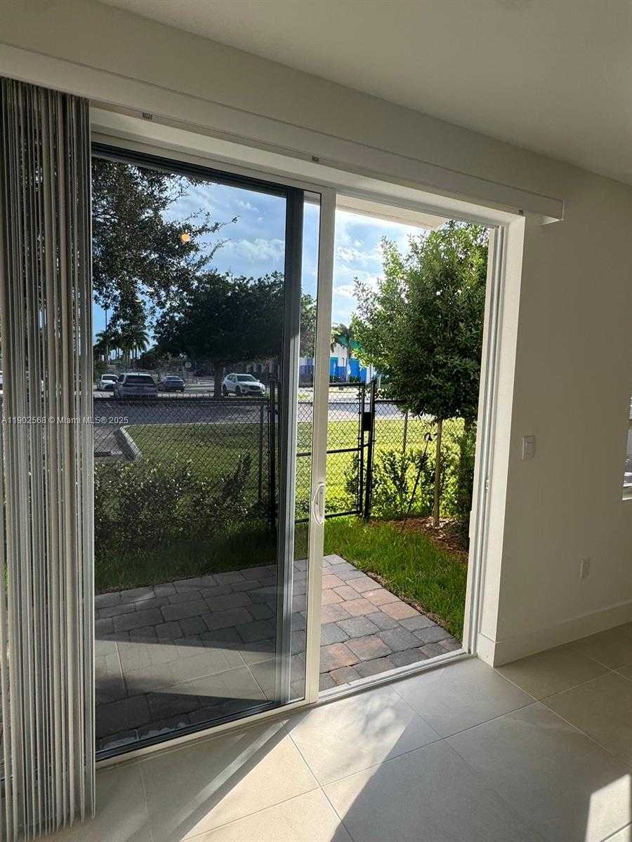 Imagen de Pequeño Objeto