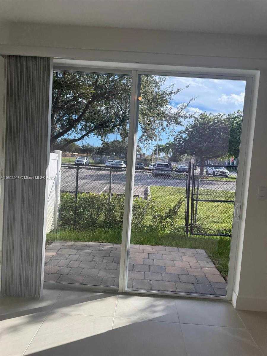 Imagen de Pequeño Objeto