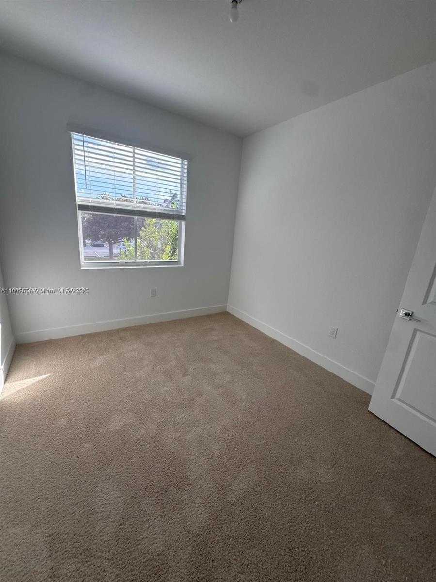 Imagen de Pequeño Objeto