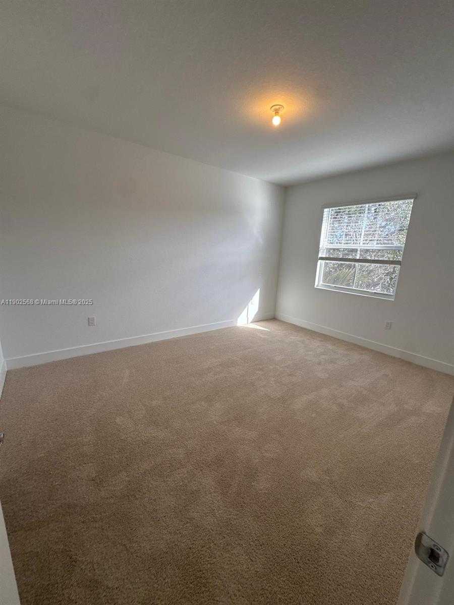 Imagen de Pequeño Objeto