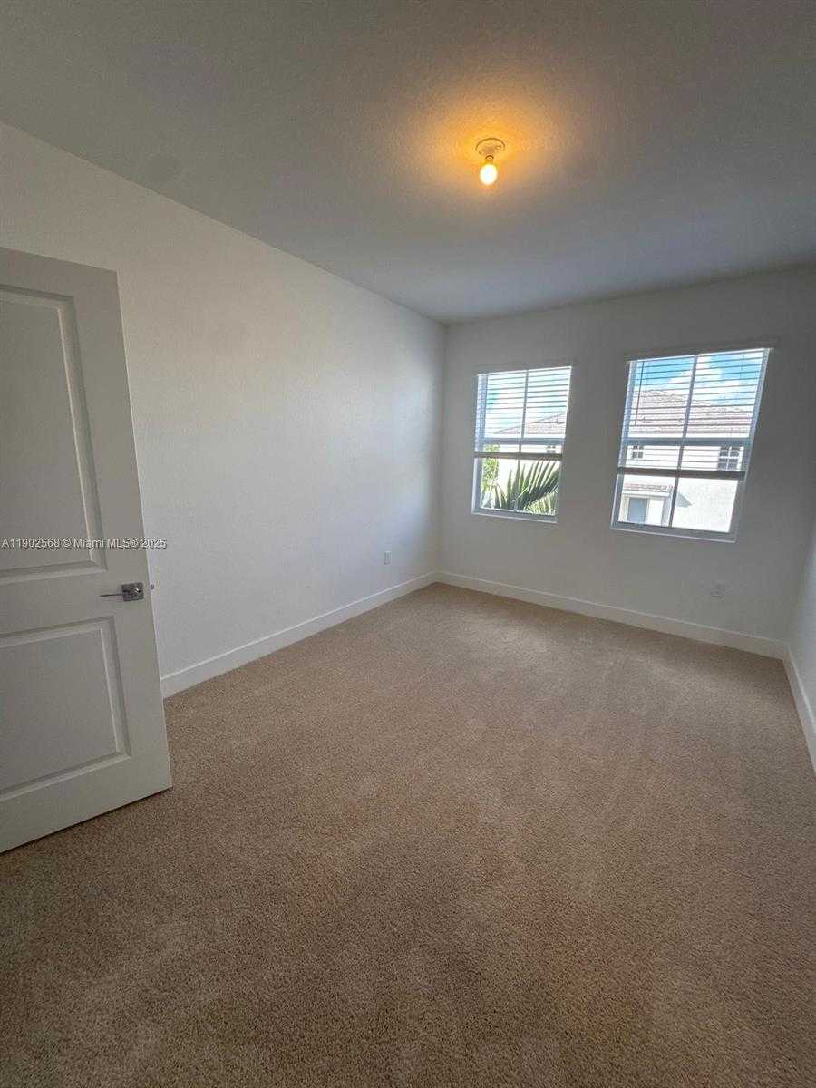 Imagen de Pequeño Objeto