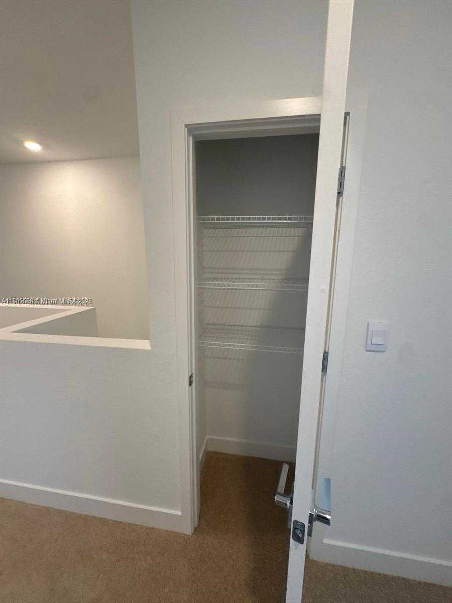 Imagen de Pequeño Objeto