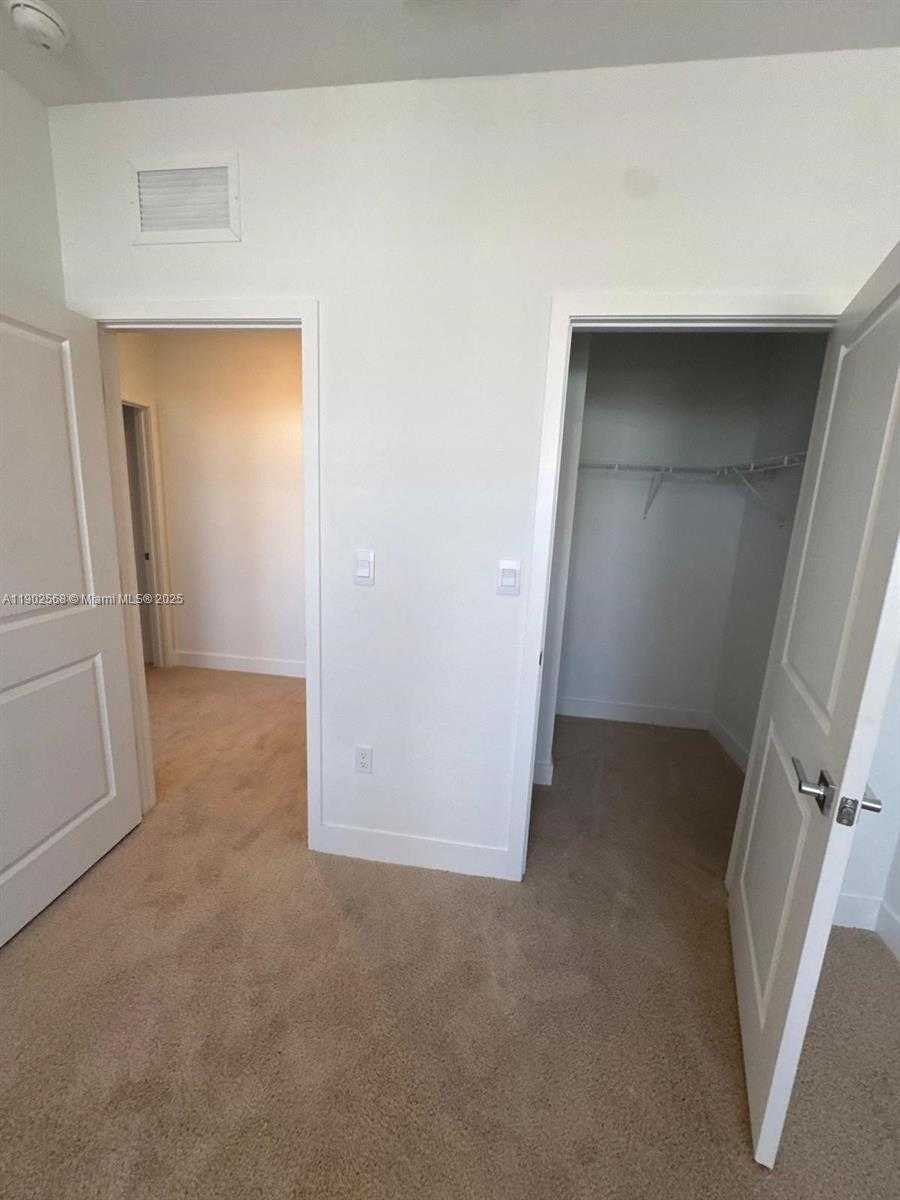 Imagen de Pequeño Objeto