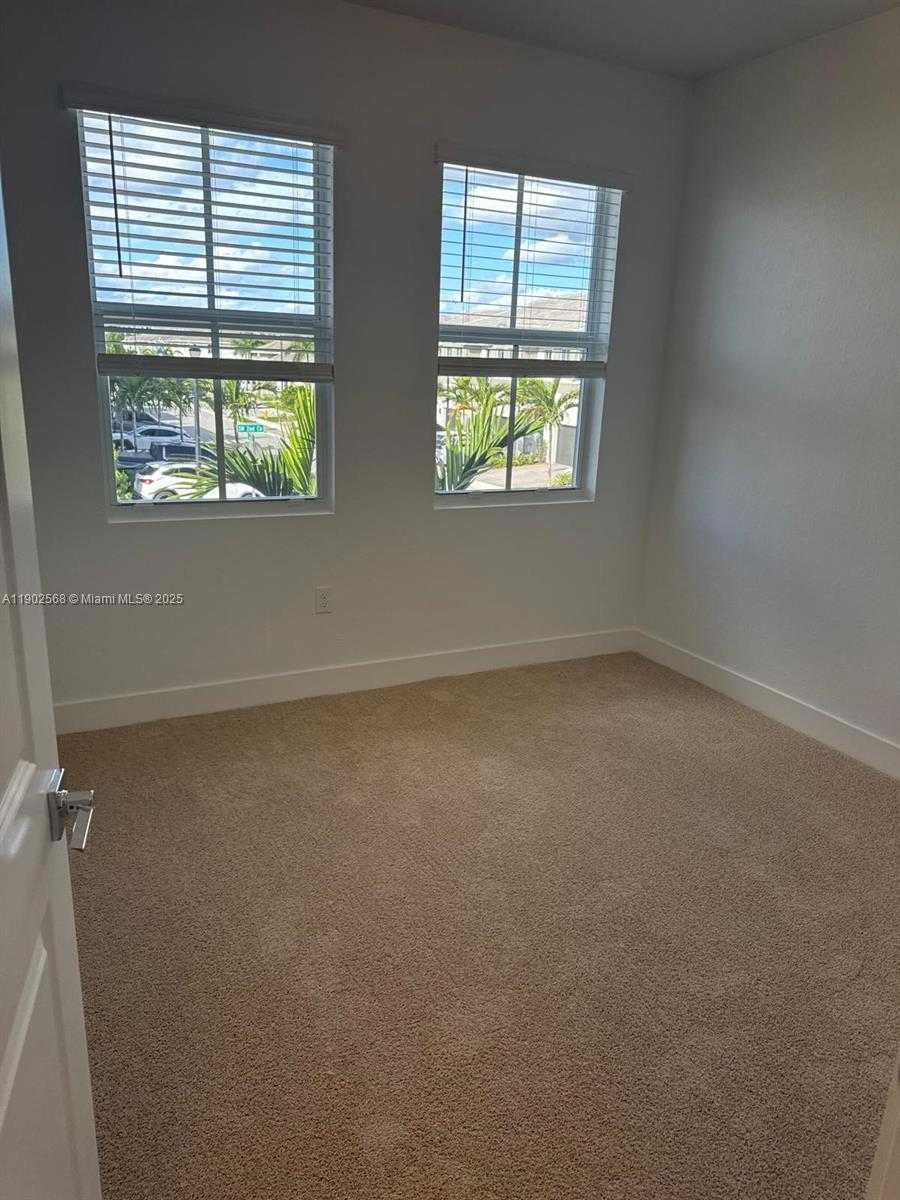 Imagen de Pequeño Objeto