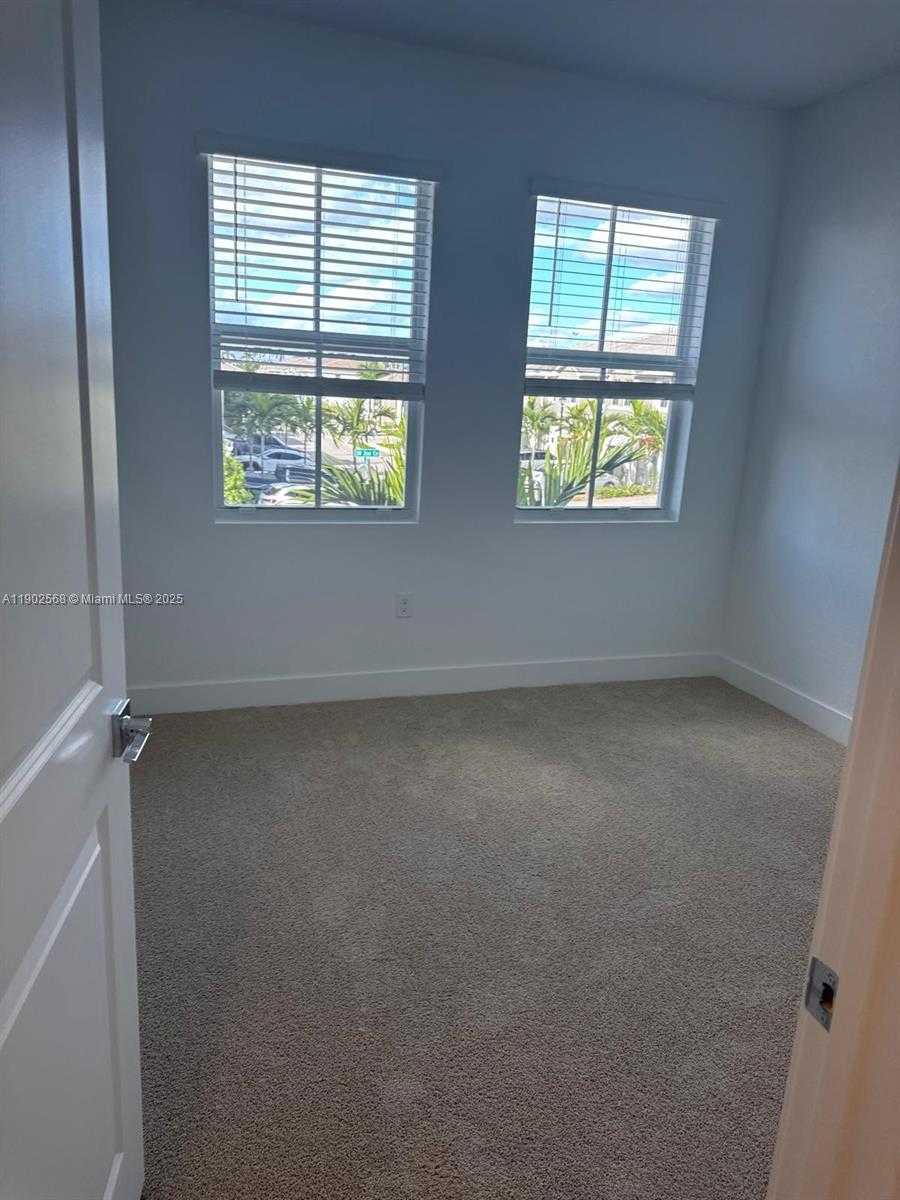 Imagen de Pequeño Objeto