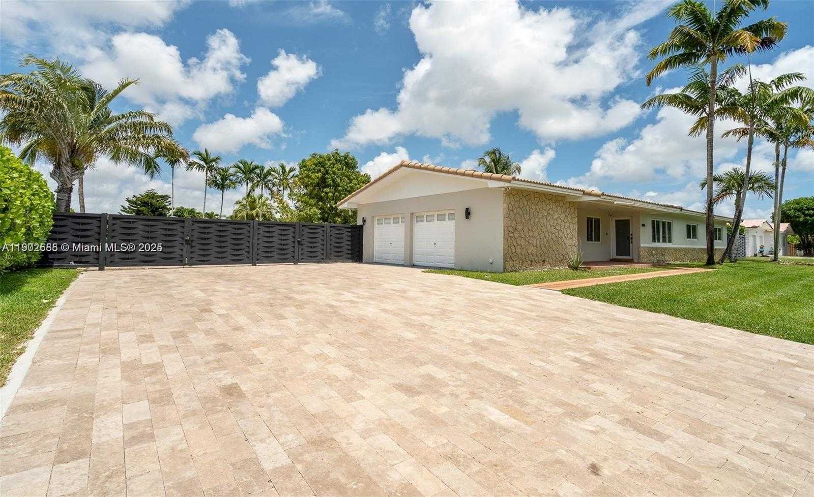 Small Image of 10841 SOUTH WEST 127TH ST #127, Miami Number 3