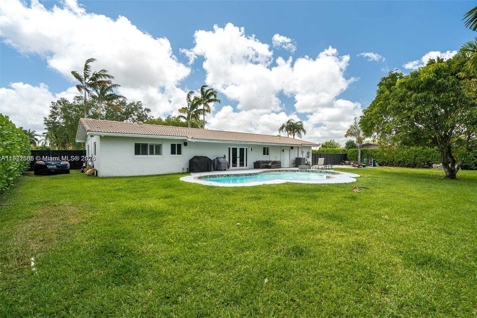 Small Image of 10841 SOUTH WEST 127TH ST #127, Miami Number 5