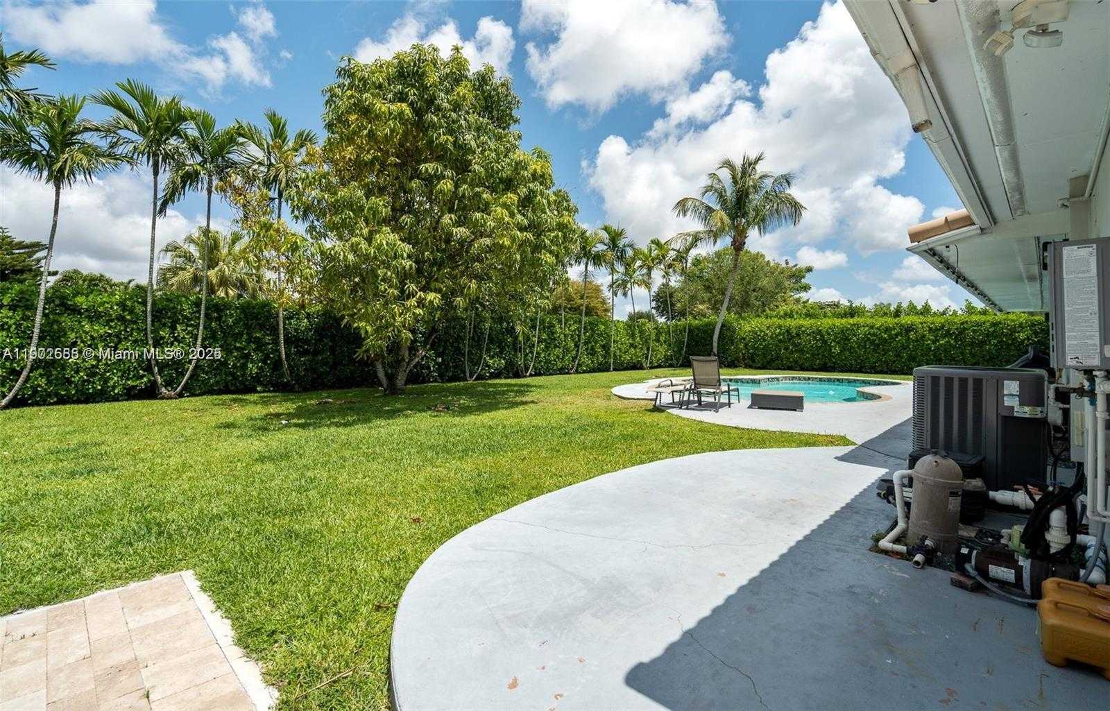 Small Image of 10841 SOUTH WEST 127TH ST #127, Miami Number 7