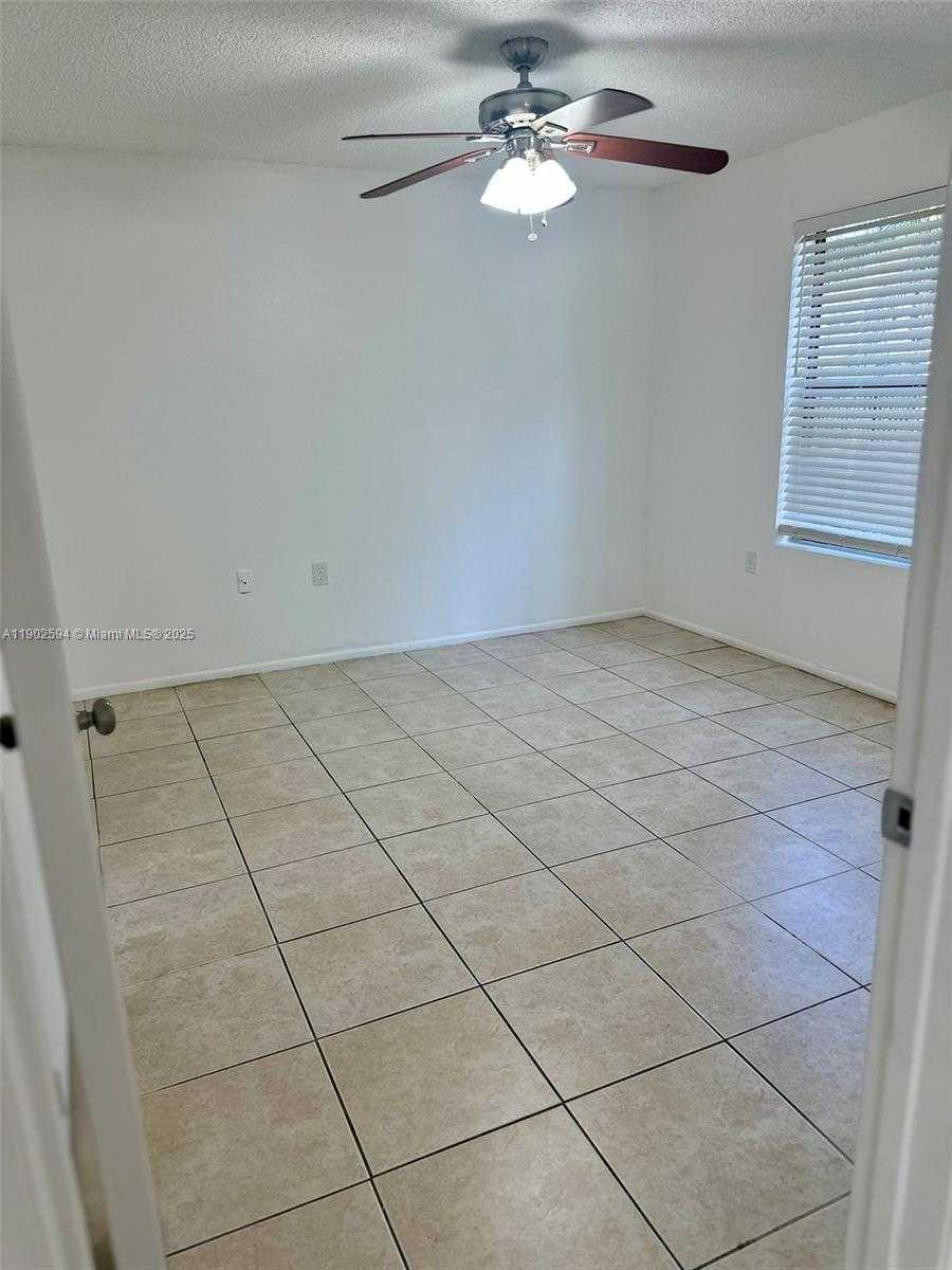 Small Image of 10581 SOUTH WEST 155TH CT #1214, Miami Number 19