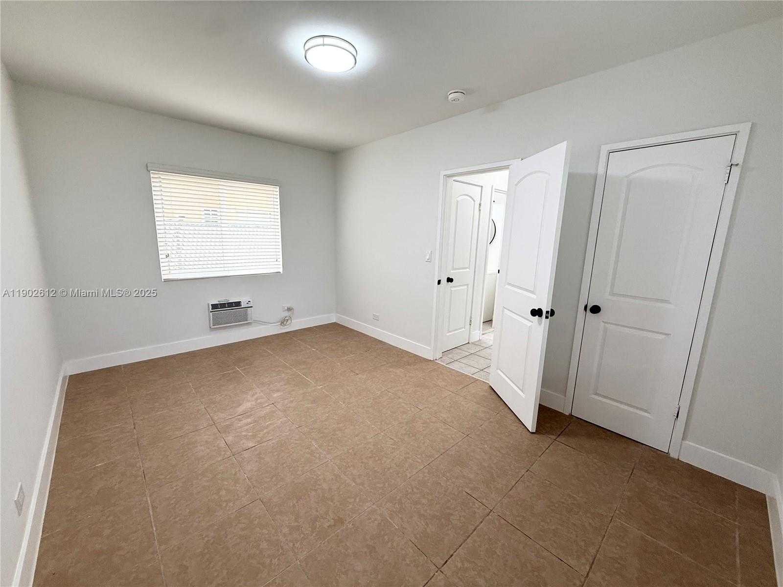 Small Image of 2213 MADISON ST #4, Hollywood Number 10