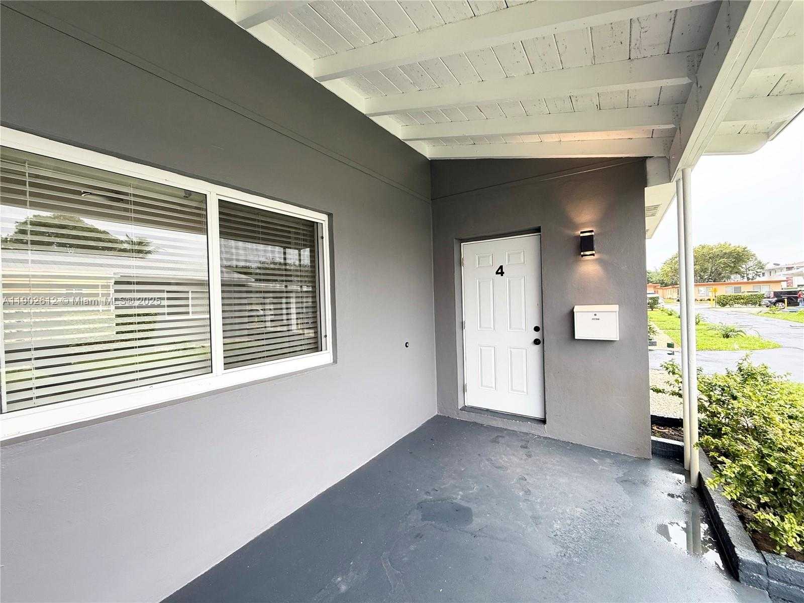 Small Image of 2213 MADISON ST #4, Hollywood Number 2