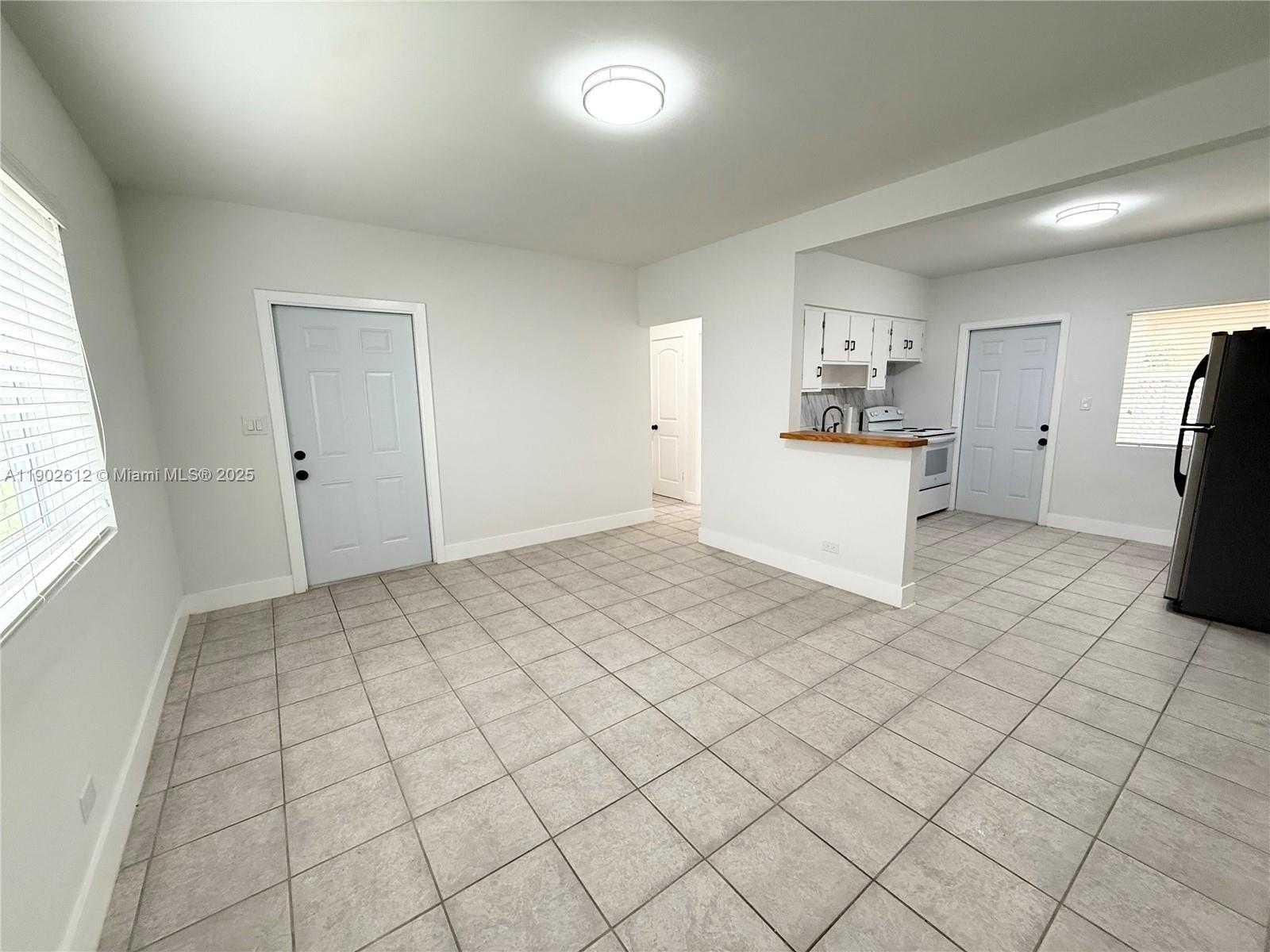 Small Image of 2213 MADISON ST #4, Hollywood Number 4